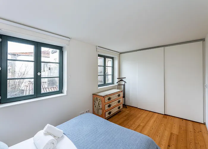 Nyaraló Foz Velha River House *